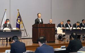 参院選を控え県警が署長会議を開いた。訓示する滝澤依子本部長=24日、新潟市中央区新光町4の県自治会館