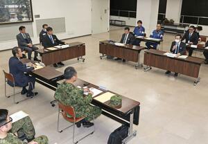 柏崎刈羽原発の警備状況などについて話し合った県原子力発電所警備連絡会議=2月8日、新潟市中央区