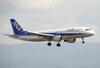 　全日空のエアバスＡ３２０―２００＝２０１２年２月、関西国際空港