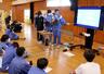 新潟水俣病について学んだ成果を発表する下山中の生徒＝新潟市東区下山１