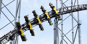 ジェットコースター「ええじゃないか」(富士急ハイランドのホームページから)