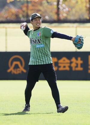 ヤクルトから育成3位指名を受けた下川隼佑=三条市パールスタ