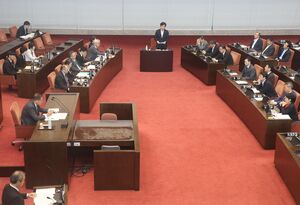 閉院する新潟労災病院の機能移転などについて議論された連合委員会=7月9日、県議会