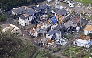 竜巻で被災した住宅地=9月5日、静岡県牧之原市
