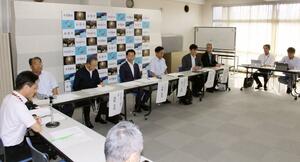 緊急雇用対策本部の初会合=16日、小千谷市役所