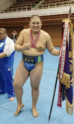 新潟・海洋高１年時の大の里（村山智明さん提供）