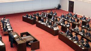 一般質問が行われた県議会2月定例会本会議=4日、県議会