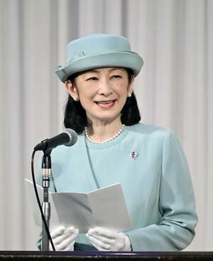 結核予防全国大会であいさつされる紀子さま=18日午前、松山市