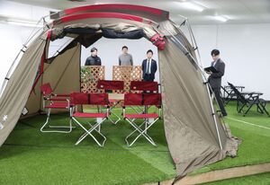 三条市役所の地下で若手職員有志が作業して完成させた「ちかしょく」=三条市旭町2