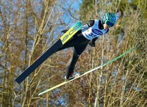 W杯ジャンプ女子個人第25戦で4位だった伊藤有希の飛躍=ヒンツェンバッハ(共同)