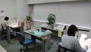 悩みに耳を傾ける「新潟いのちの電話」の相談員=新潟市