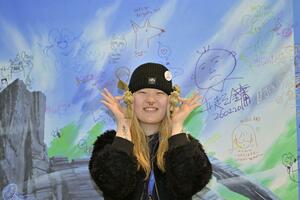 「ザ・ポップスター・ウォーター・ディアー・アンド・アイ」のイ・サシャ監督