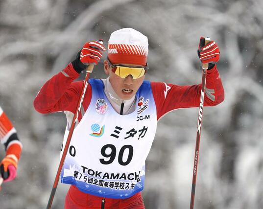 
男子１０キロクラシカル　５位に入った２年生の岡田幸輝（十日町）＝十日町市（長岡支社・芳本卓也）
