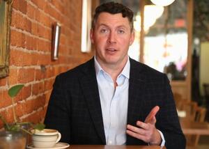 　インタビューに答える米国防情報局（ＤＩＡ）元職員のハリソン・マン氏（共同）