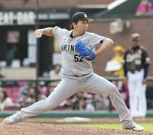8回に登板し、今季初勝利を挙げたロッテ・益田=楽天モバイルパーク