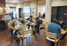 多くの客でにぎわう製麺屋食堂聖籠店の店内=聖籠町蓮野
