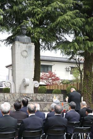 山本五十六をしのんだ没後81年の法要=4月18日、長岡市坂之上町3