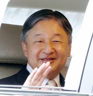 誕生日を迎えた上皇后美智子さまにあいさつするため、仙洞御所に入られる天皇陛下=20日午前11時6分、東京都港区(代表撮影)