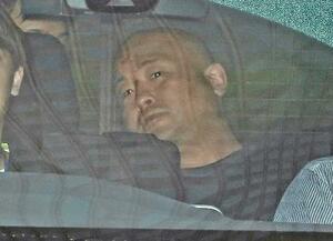 警視庁新宿署に入る、大相撲の元力士若麒麟の鈴川真一容疑者=16日