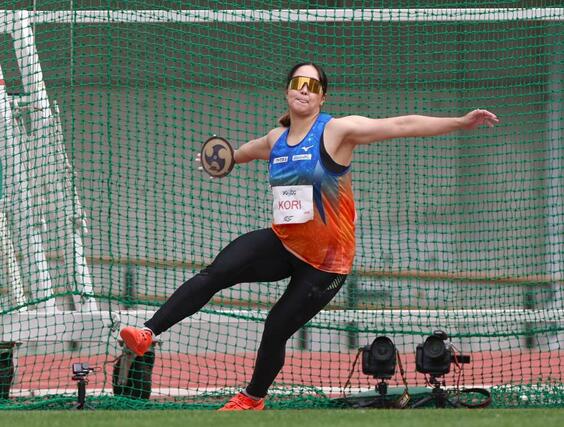 女子円盤投げ決勝 2位入賞した郡菜々佳(サトウ食品RC)=ビッグスワン