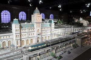 　「原鉄道模型博物館」に展示されている、室内では世界最大級のジオラマ＝横浜市