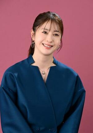 「ステレオタイプな記者ではなく、人間味あふれる女性でありたいと意識して演じました」と語る松本若菜