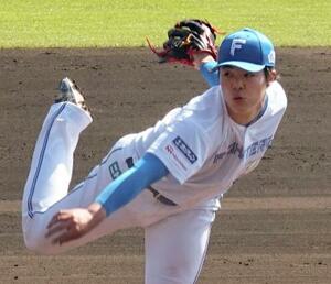 紅白戦に登板した日本ハムの柴田=名護