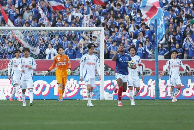 後半、PKを決められ1-1の同点=日産ス