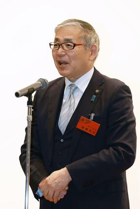 登録決定後コメントする高橋邦芳村上市長=11日、村上市