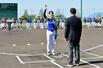 大会運営への感謝と熱戦を誓った新潟市早起き野球大会の開会式＝１０日、新潟市西区