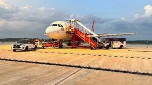 　騒動があったとみられるタイ・エアアジアの機体＝４月下旬（タイ運輸省提供、共同）