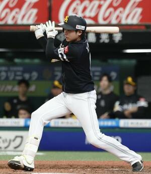 3回ソフトバンク2死三塁、川瀬が決勝となる中前打を放つ=ベルーナドーム
