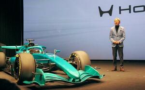 F1シリーズへの復帰について説明するホンダの三部敏宏社長=20日午後、東京都港区