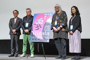 審査員らが出席した新潟国際アニメーション映画祭の開幕セレモニー=3月15日、新潟市中央区