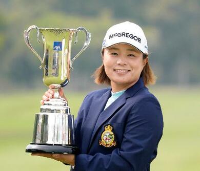 永峰咲希、地元でツアー4勝目 女子ゴルフ最終日 | 新潟日報