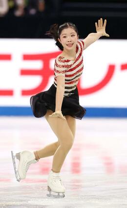 女子ＳＰ　演技する中井亜美＝ＩＧアリーナ