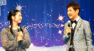 「日本公演40周年記念 ディズニー・オン・アイスLet’s Party」 記者発表会に登壇した（左から）関根麻里、関根勤 （C）ORICON NewS inc.