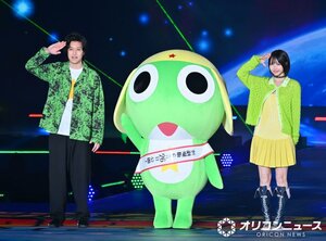 『GirlsAward 2026 SPRING/SUMMER』に登場した（左から）粗品、ケロロ軍曹、あの （C）ORICON NewS inc.