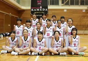 初の全国大会に向け意気込む「fighting girls KAMEDA」の選手たち=新潟市江南区亀田新明町1