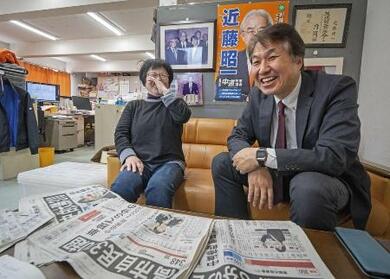 昭和元年の政治家たち 傍らのひと」（15）国政復帰目指す政治家の秘書 社会貢献の現場に身