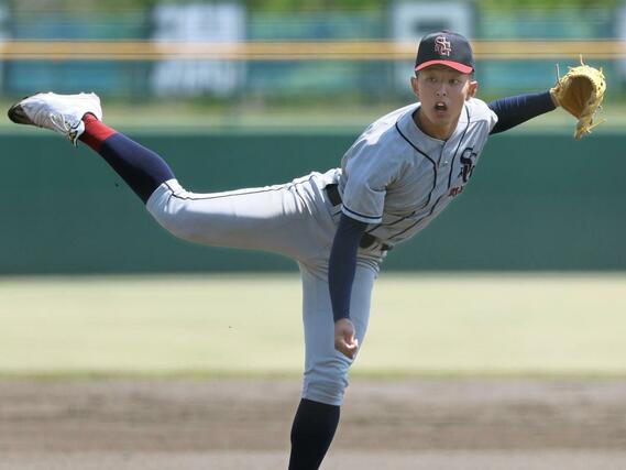 高田北城－関根学園　関根学園先発の神田力輝＝２日、柏崎市佐藤池球場