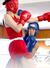 男子フライ級決勝 果敢に攻める新潟向陽の伊原音瑠=新潟南高