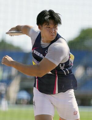 男子円盤投げ 59メートル95で優勝した北原博企=レモンガススタジアム平塚