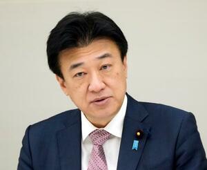 　インタビューに答える木原官房長官