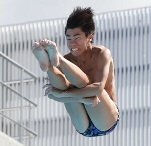 少年男子板飛び込みで2位になった石沢海斗(帝京長岡高)=佐賀市