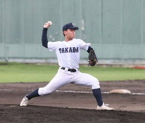 ６校連合－高田　投打で気を吐いた高田の先発大坂倫汰朗＝１３日、柏崎市佐藤池球場