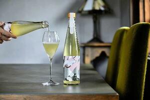 安福又四郎商店の「KASANE スパークリング和酒 柚子&茶」
