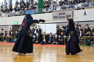 警察官が鍛錬の成果を競った県警柔道・剣道大会=新潟市中央区神道寺南2