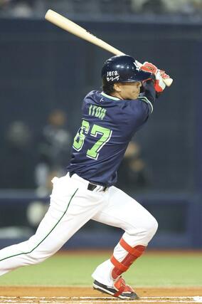 オイシックス－ヤクルト　６回ヤクルト、先頭打者で左飛に倒れた伊藤琉偉