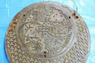 旧高柳町のマンホールのふた売ります♪柏崎市　珍しい「親子ぶた」、入札形式で2月13日まで